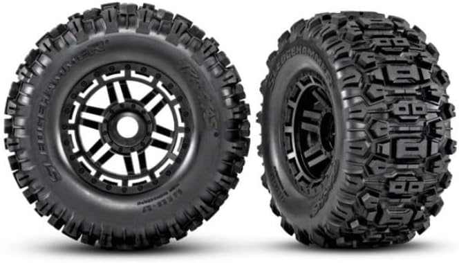 Belted Traxxas Maxx tire/Wheel