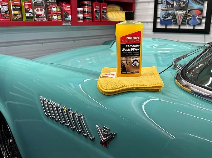 Mothers California Gold Carnauba Wash & Wax, 16 oz. — Cleans, Shines & Protects – Gentle, pH Balanced, Ultra-Sudsy, Spot-Free, Brilliant Finish, Biodegradable & Won't Strip Wax or Ceramic (05676)
