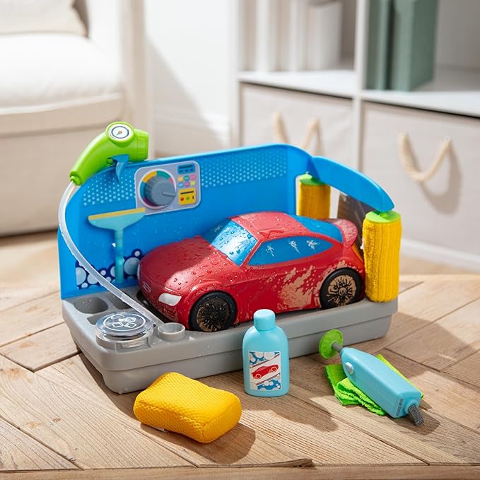 Melissa & Doug Spray & Shine Car Wash Color-Changing Water Toy Play Set Boys and Girls 3+