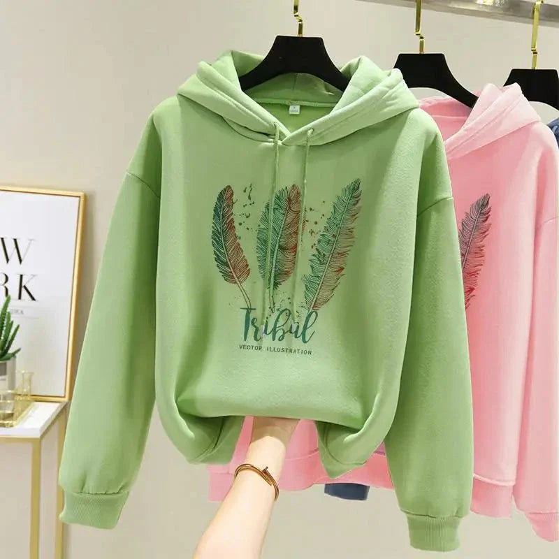 Women’s Feather Print Hoodie – Plus Velvet Loose Sweatshirt for Autumn & Winter Casual Wear