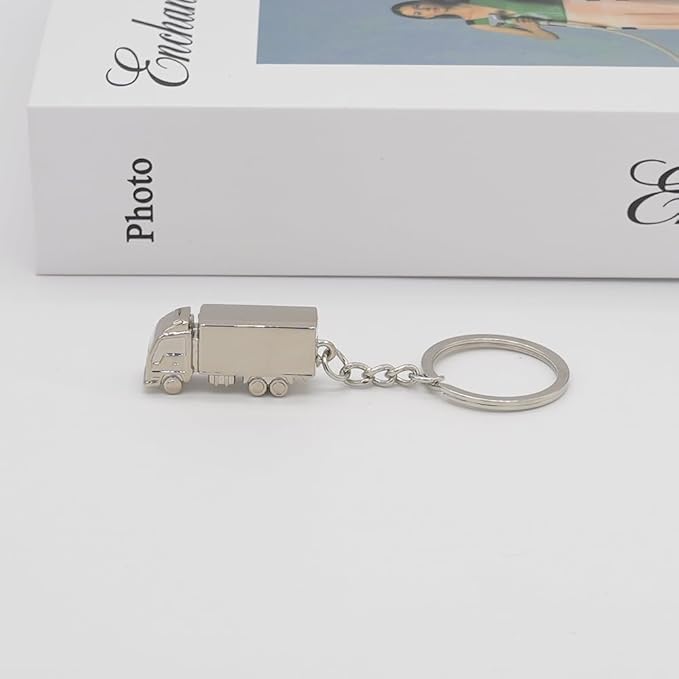 2PCS Semi Trailer Truck Keychain Bag Charms Metal Cute Freight liner Trucker Car Key Chain Ring Pendant for Men Boys