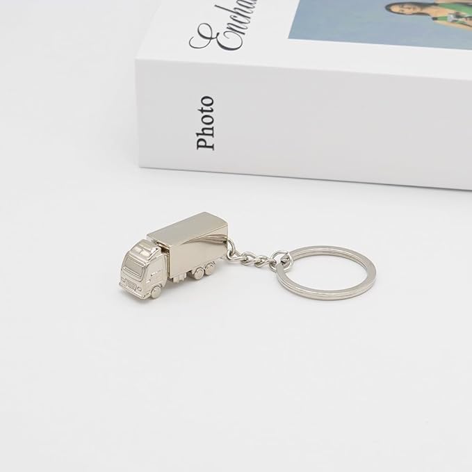 2PCS Semi Trailer Truck Keychain Bag Charms Metal Cute Freight liner Trucker Car Key Chain Ring Pendant for Men Boys