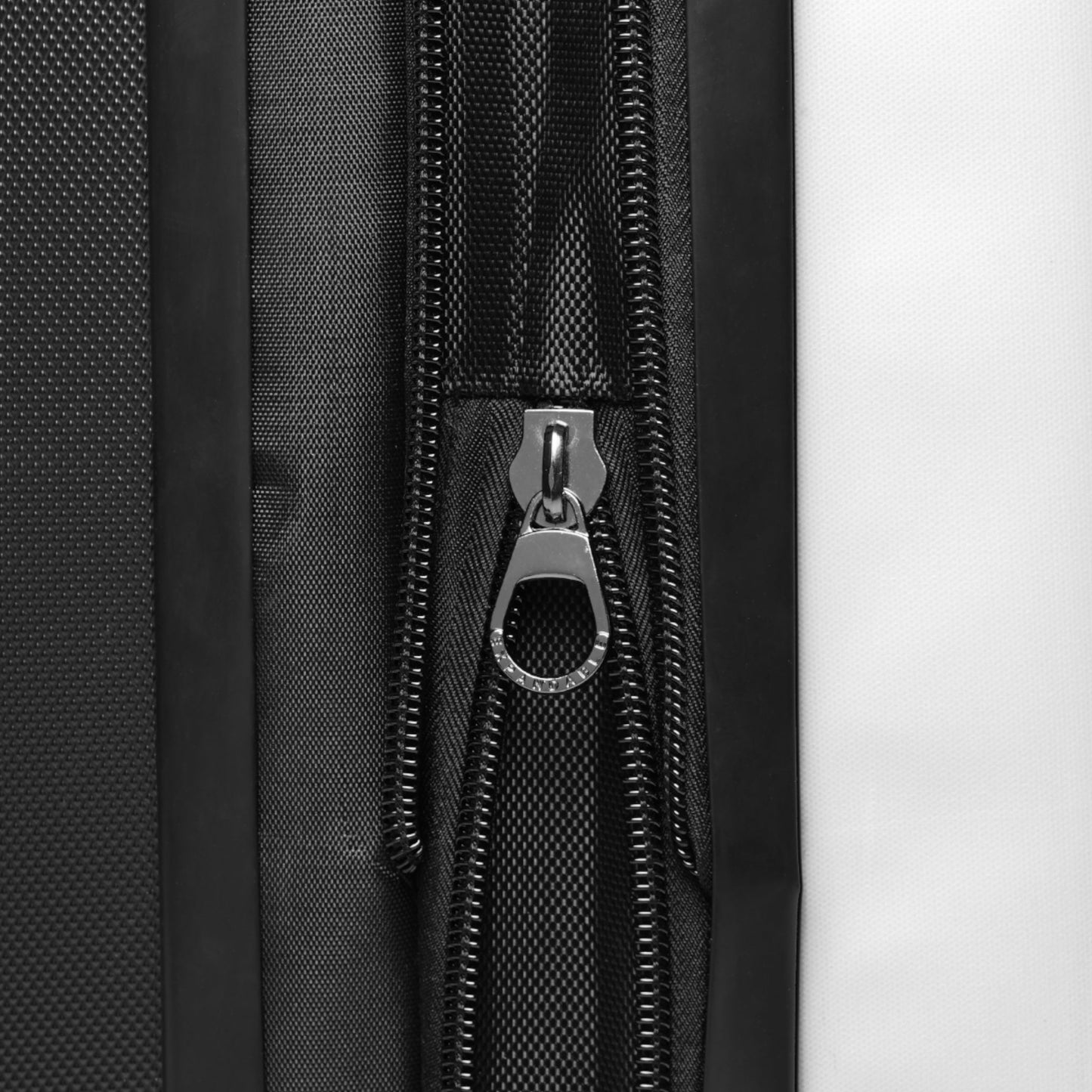 Certified Cat Lady in Transit – Hard-Shell Suitcase