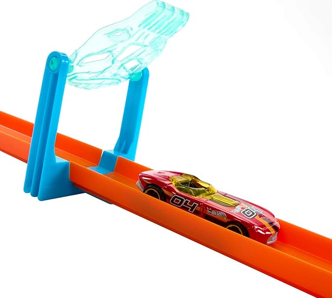 Hot Wheels Toy Car Track Set, Track Builder Ice Crash Playset, 10 Component Parts & 1:64 Scale Vehicle in Stackable Storage Box