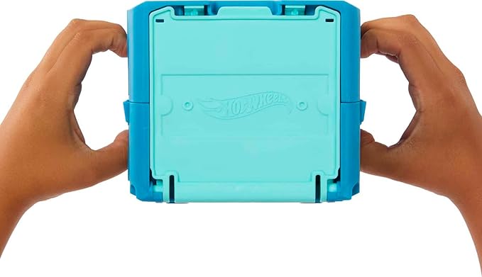 Hot Wheels Toy Car Track Set, Track Builder Ice Crash Playset, 10 Component Parts & 1:64 Scale Vehicle in Stackable Storage Box