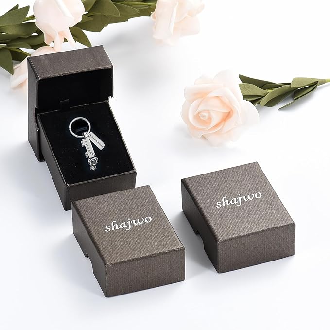 shajwo Cremation Jewelry 18 Wheeler Semi Truck Urn Keychain for Ashes for Women Men Memorial Human Ashes Pendant
