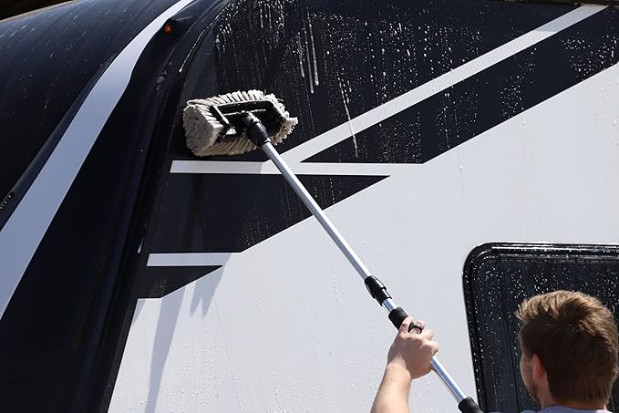 303 Products RV Wash & Seal - Clean, Streak-Free Finish, pH Neutral with High Foaming Formula, Provides A Deep Gloss Finish on RVs, Campers, Pop-ups, and Motorhomes, 1 Gallon (30240)