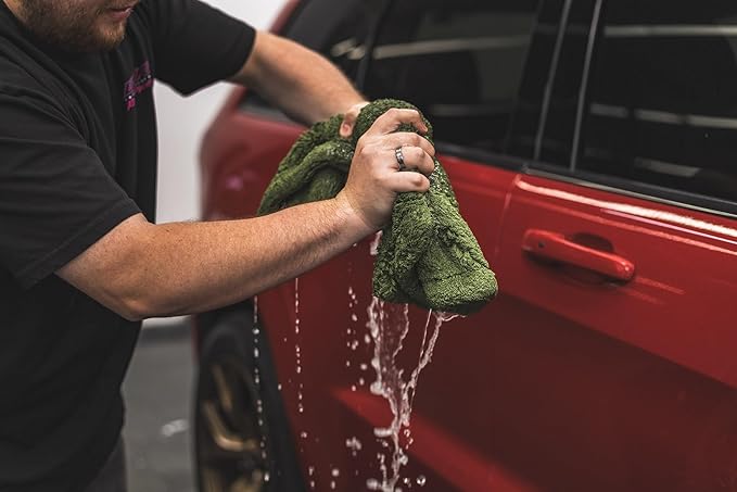 The Rag Company, The Liquid8r M22, Absorbent 70/30 Blend Microfiber Drying Towel for Cars, Trucks, and SUVs, Safe for Detailing, Scratch-Free, Twist Loop, 2200 GSM, 20x20 Inches, Camo