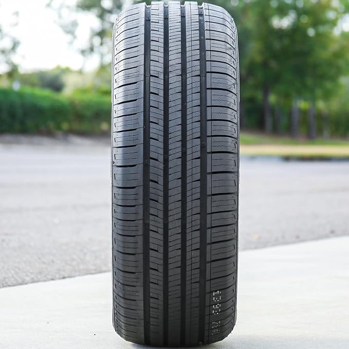 Prinx HiCITY HH2 All Season 205/70R15 96H Passenger Tire
