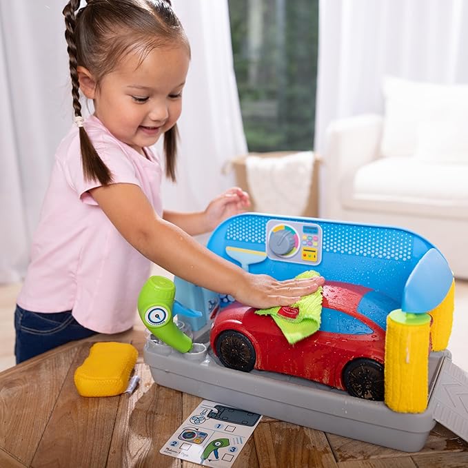 Melissa & Doug Spray & Shine Car Wash Color-Changing Water Toy Play Set Boys and Girls 3+