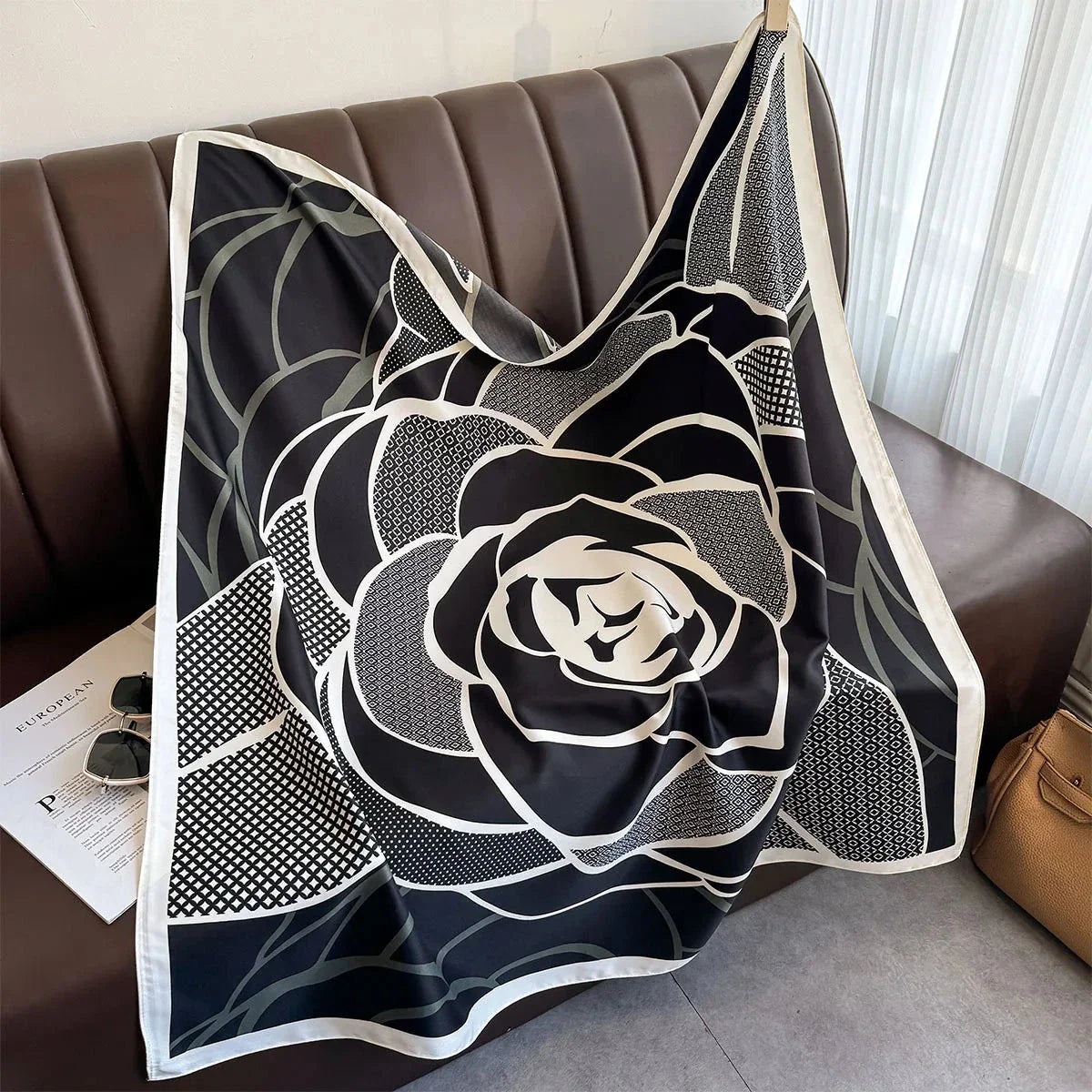 90x90cm Square Silk-Feel Scarf – Luxury Women’s Shawl & Head Wrap