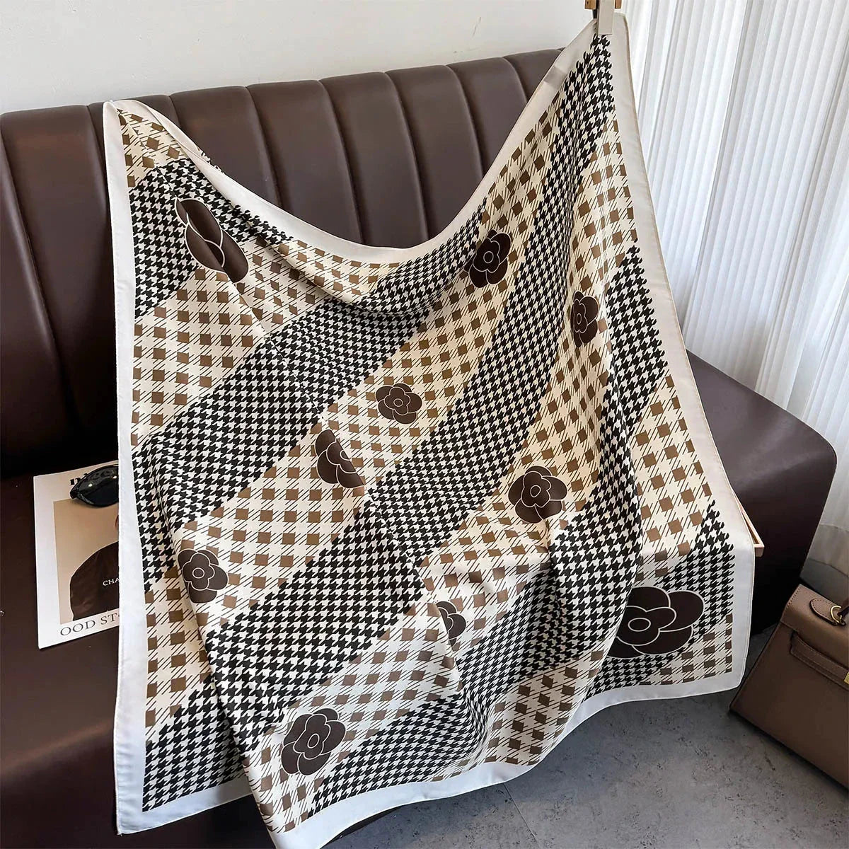 90x90cm Square Silk-Feel Scarf – Luxury Women’s Shawl & Head Wrap