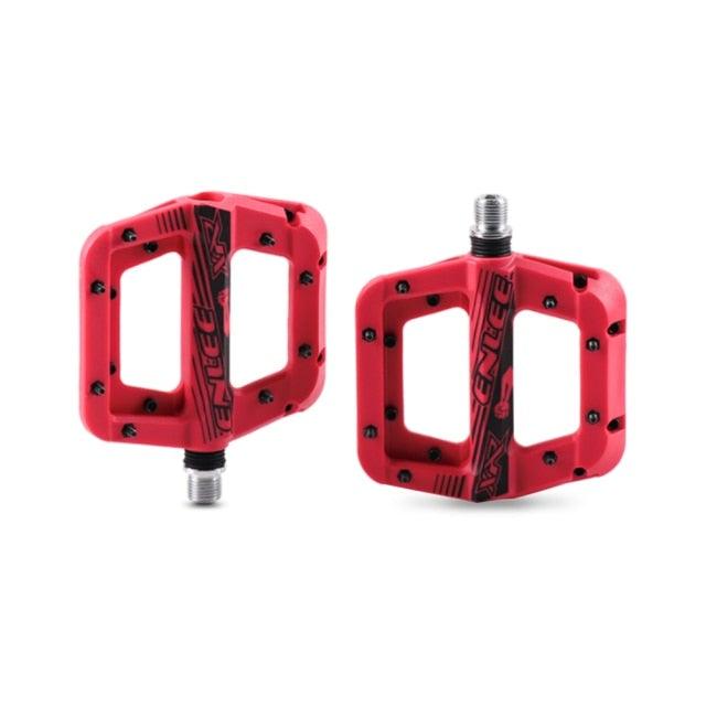 Anti-Vibration Mountain Bike Pedal Anti-Skid Lightweight Nylon Fiber Bicycle Pedal Board High-Strength Anti-Skid Bicycle Pedal New Nylon Fabric Anti Slip Durable Mountain Bike Flat Pedals
