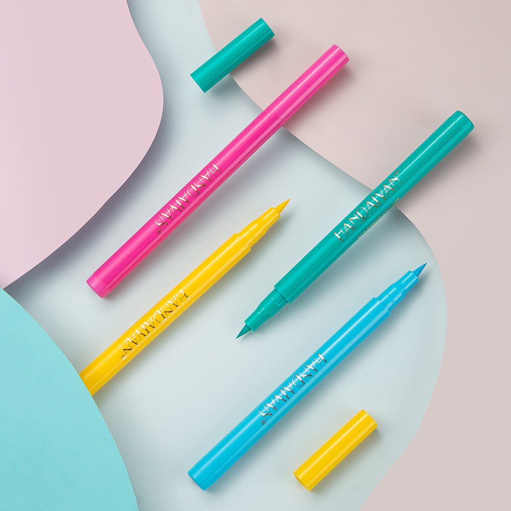 DIY Color Painting Is Not Easy To Smudge Matte Eyeliner